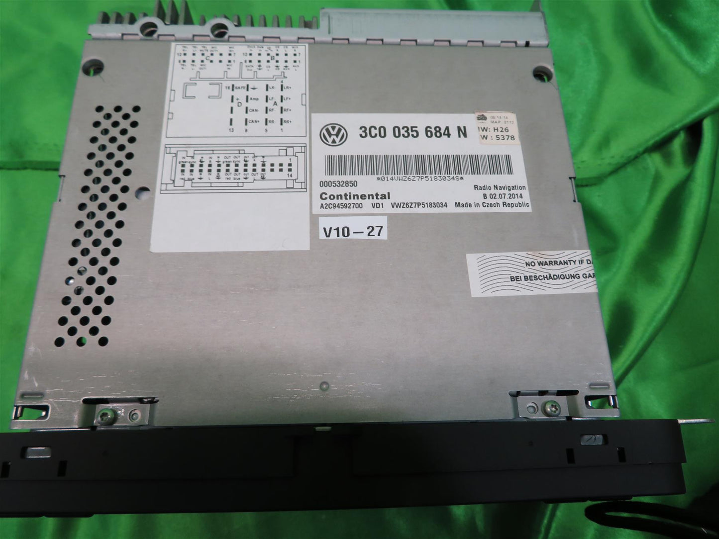 10-15 MK6 GTI Nav Radio Head 3C0035684P