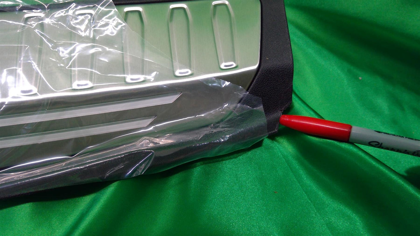 20-22 XT6 Illuminated Cargo Sill Plate 84814812