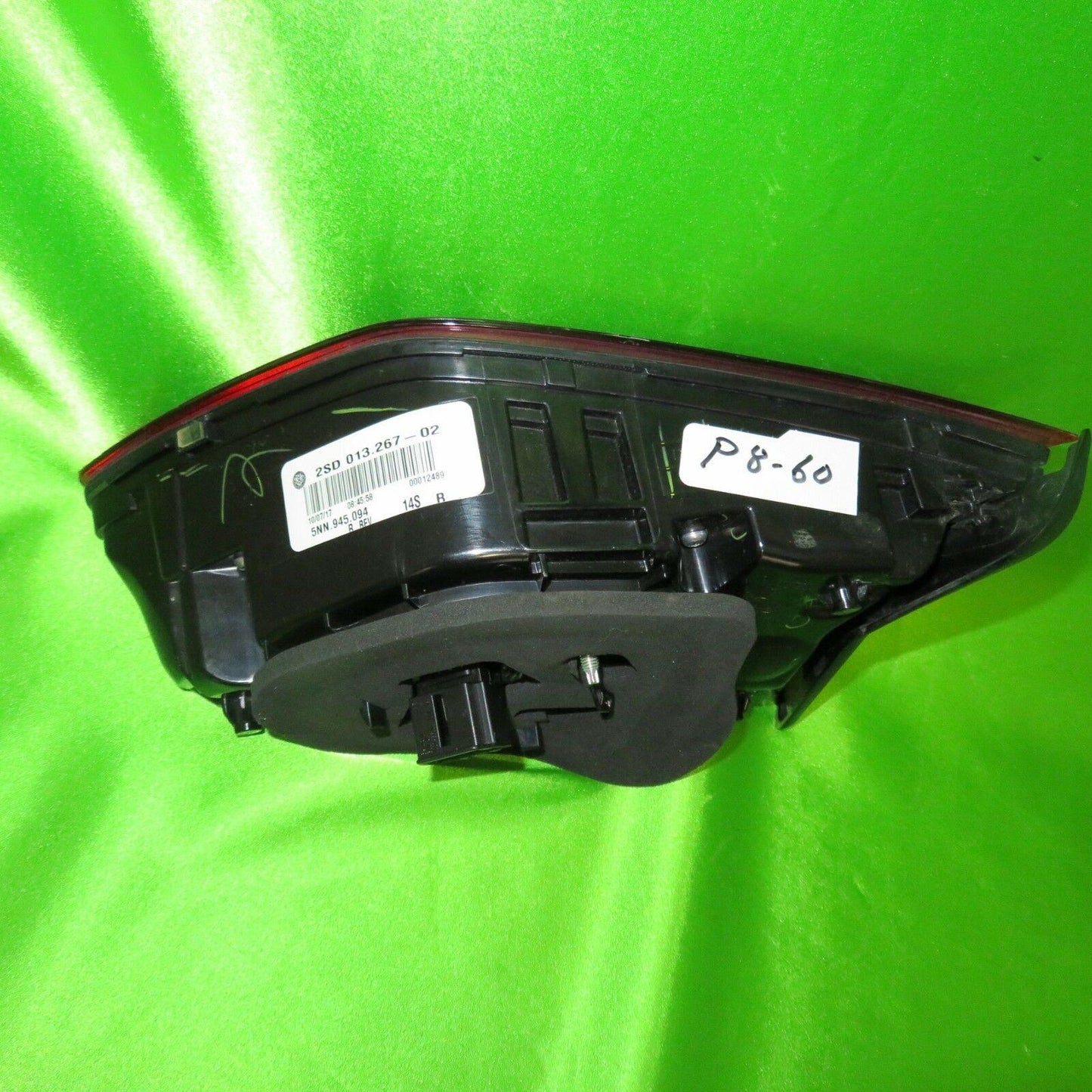 18-21 Tiguan Right Inner Taillight Tailgate Mounted 5NN945094