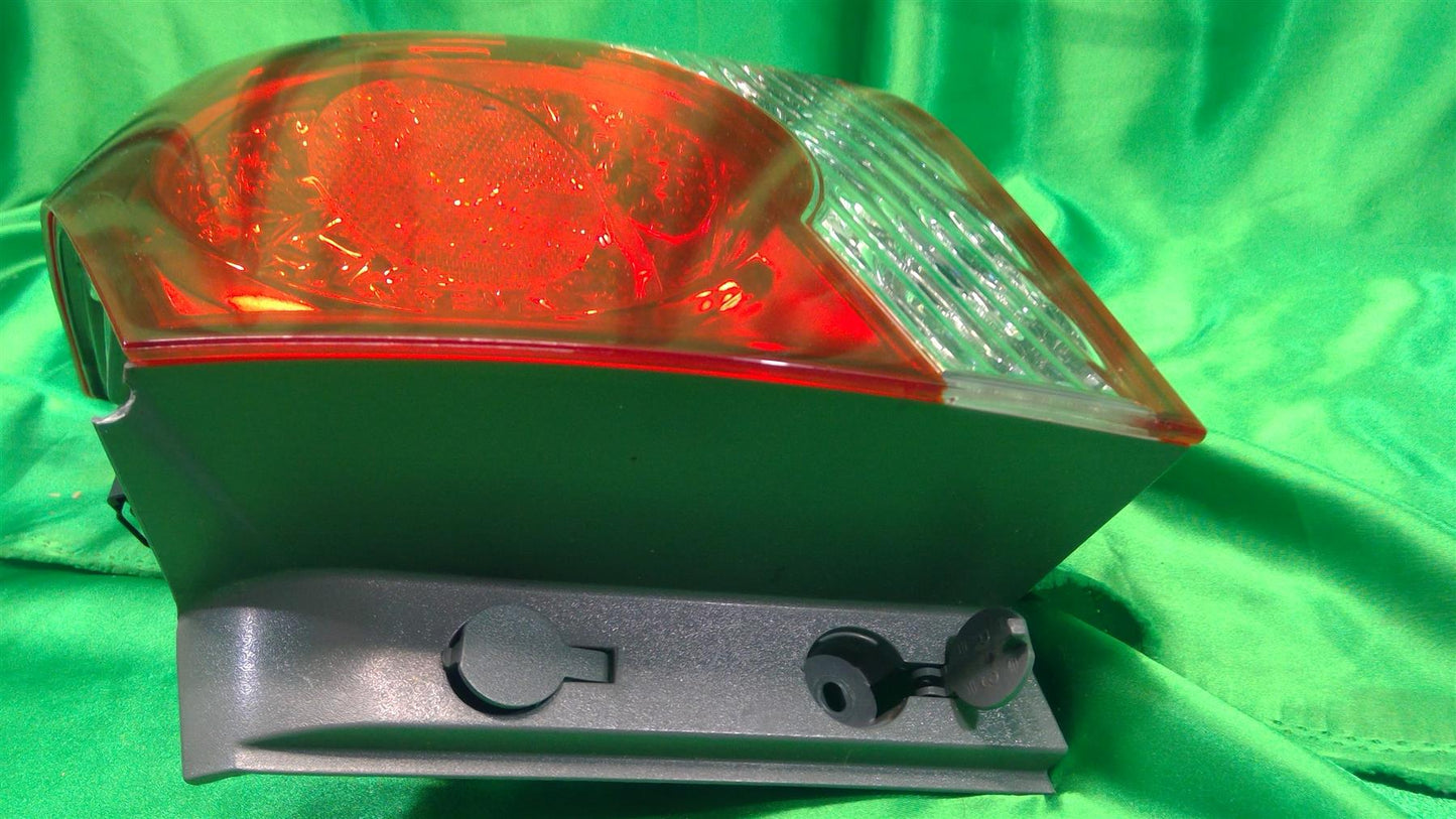 11-16 Cruze Right Outer Tail Light 95384047