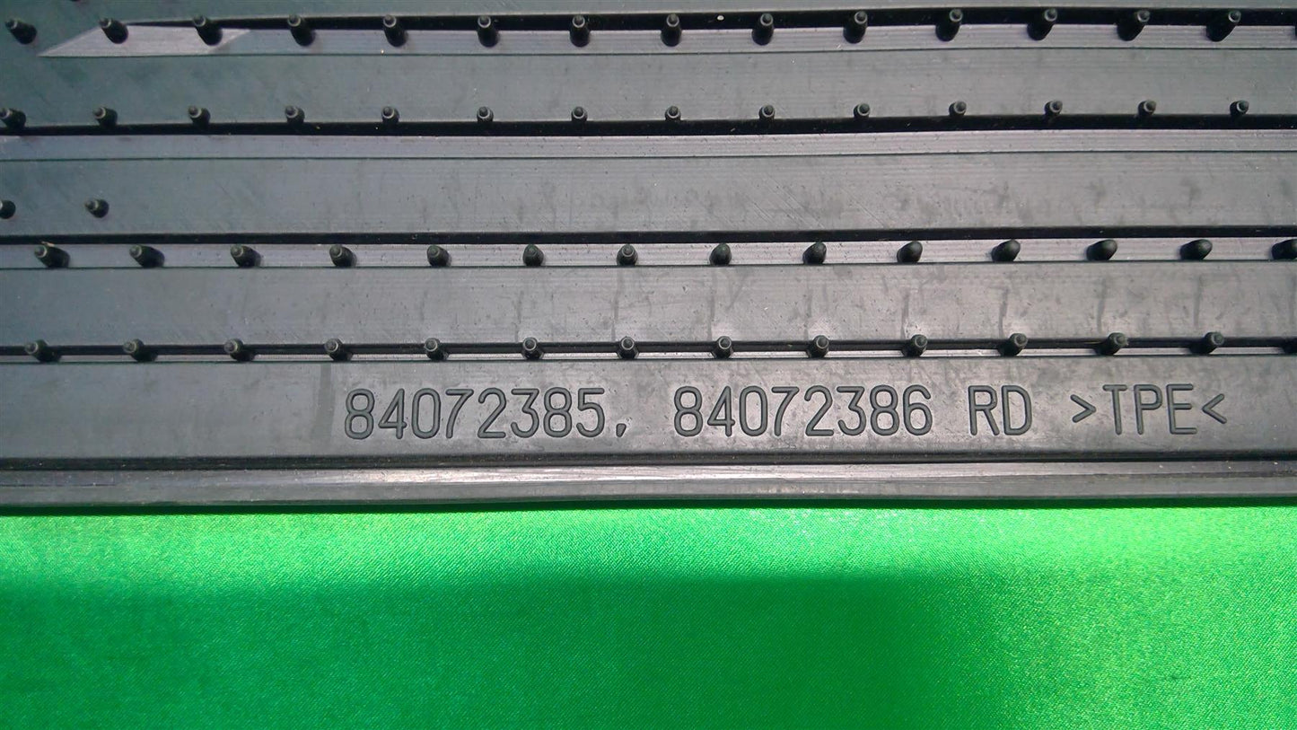 17-22 XT5 All Weather Premium 2nd Row Floor Mats w/Cadillac Logo 84072385