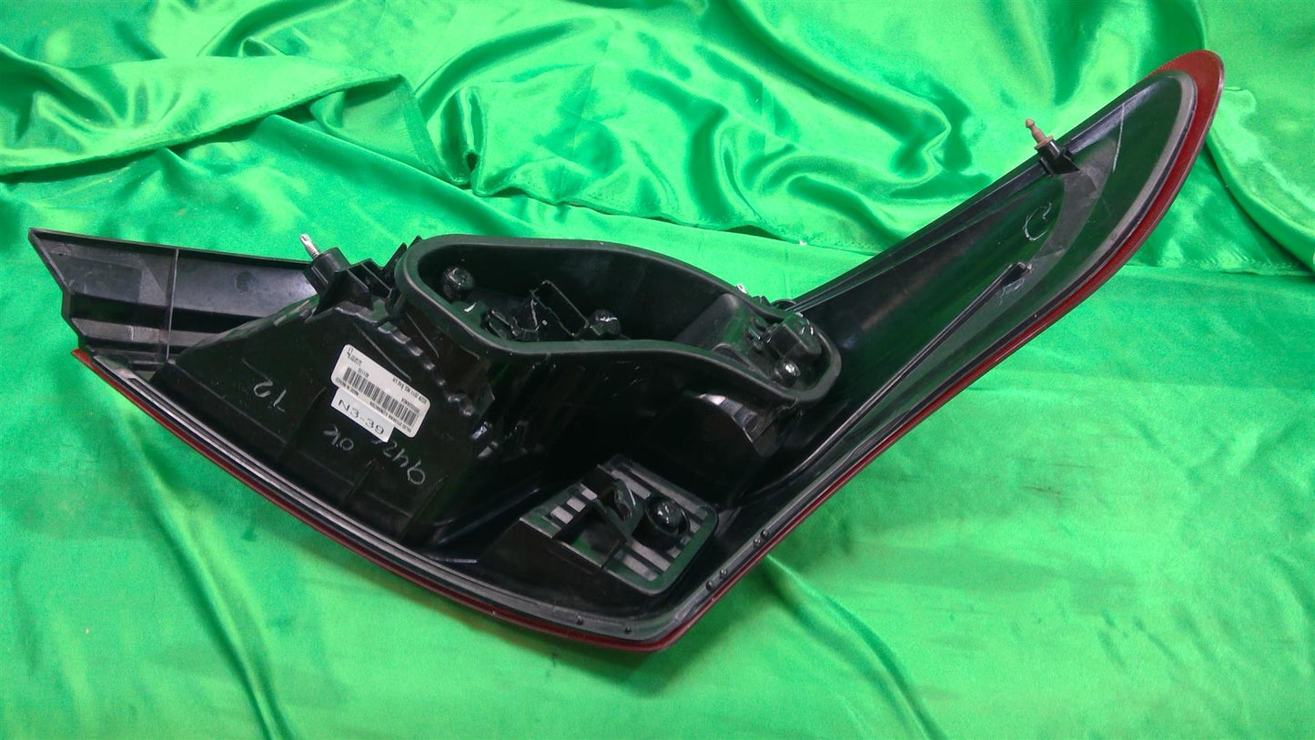 12-19 Versa Left Tail Light 265553AN0A