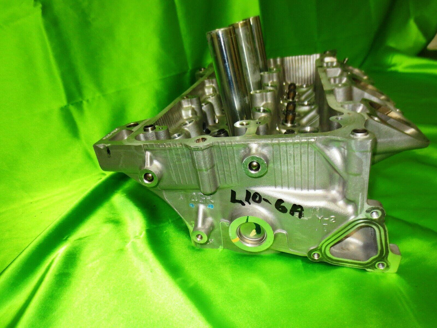 06-15 IS 250 GS 250 Left 2.5L Cylinder Head 1110239037