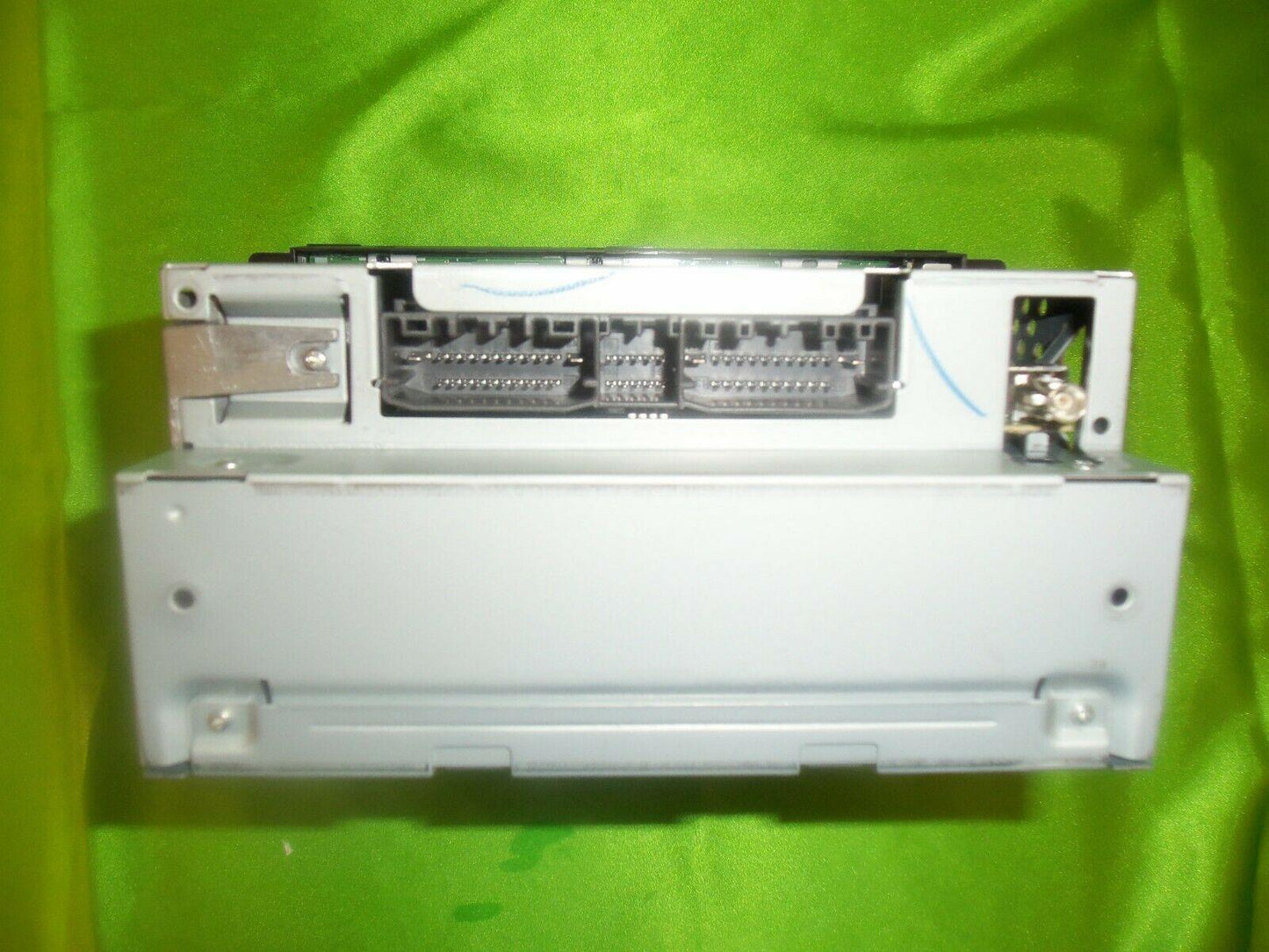 11-14 Routan AM-FM/6-Disc/DVD/MP3/Satellite/Radio 7B0035183G