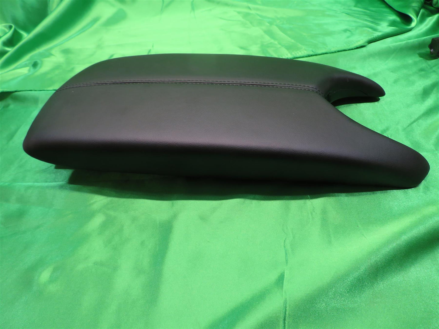 15-19 ATS Console Cover Black 23235311
