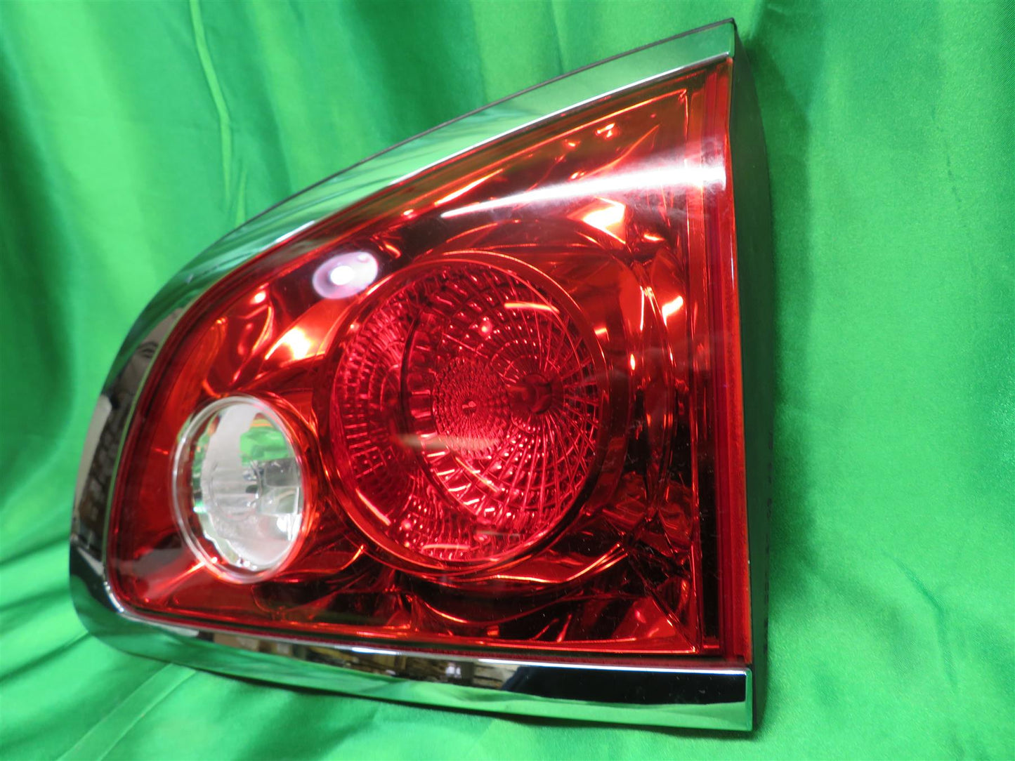 08-12 Enclave Right Backup Light/Taillight 25889252