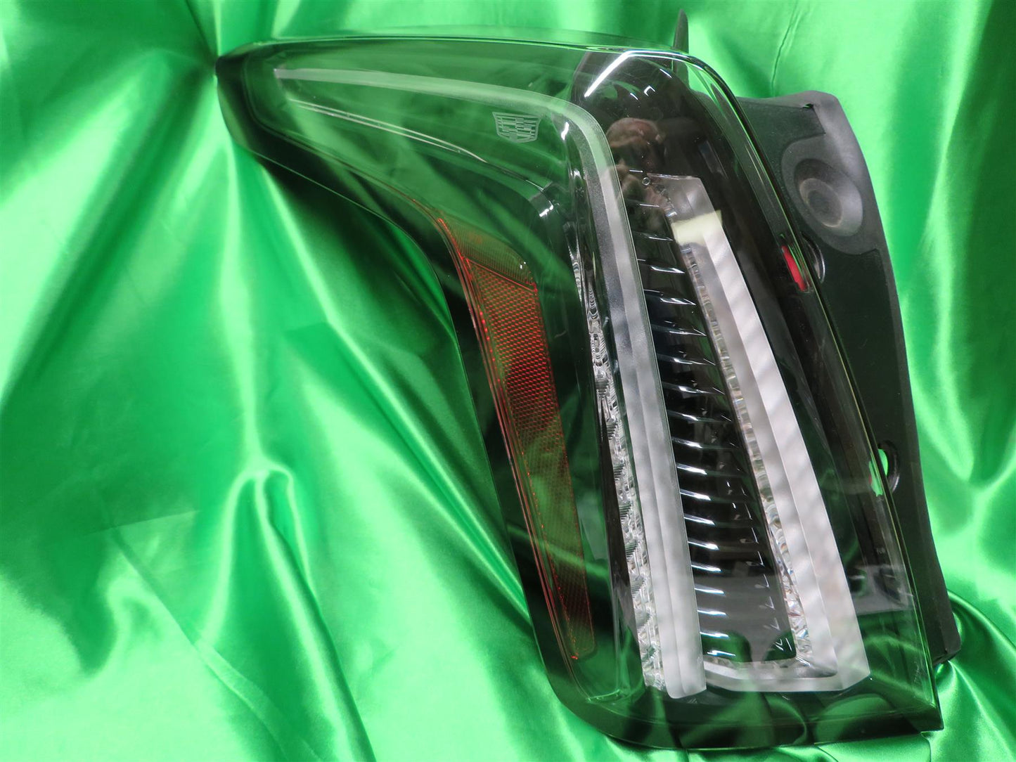 17-21 XT5 Sport Right LED Taillamp 84501566