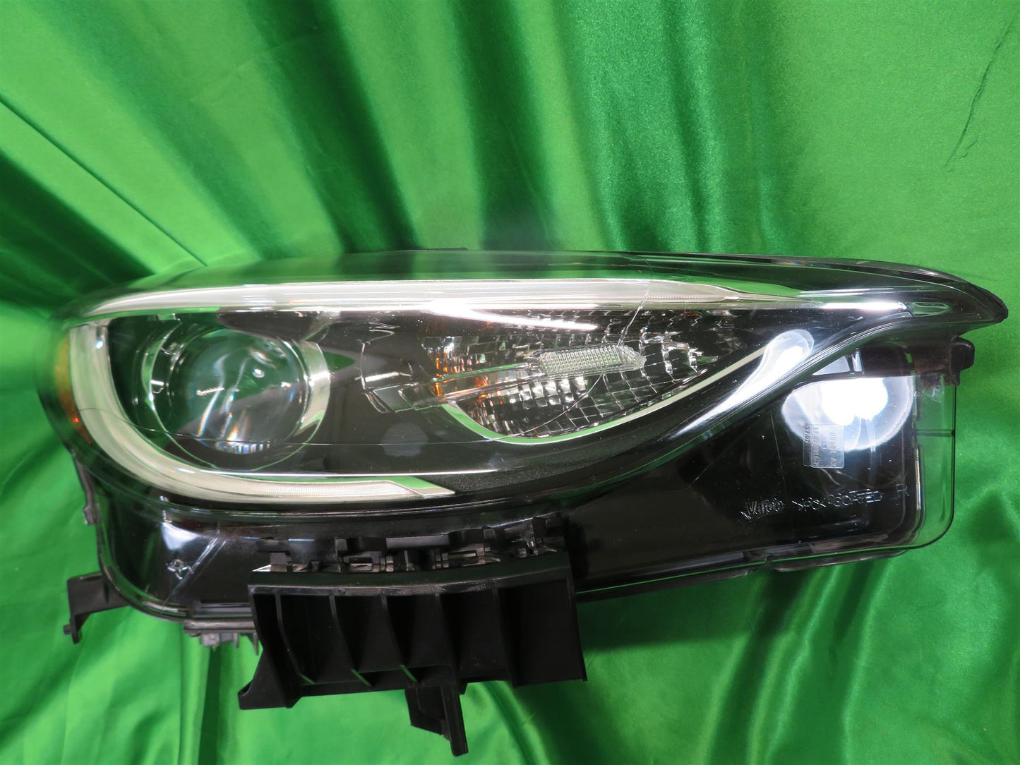 16-19 QX30 Passenger LED Xenon Headlight 260105DC5C