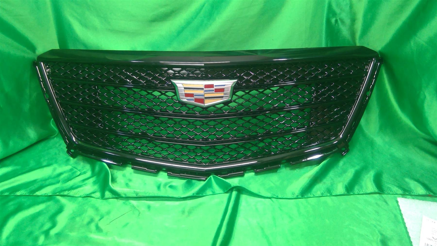 18-19 XT5 Blacked Out Grille 84103218