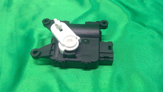 12-22 Beetle Passat Door Actuator 561907511D
