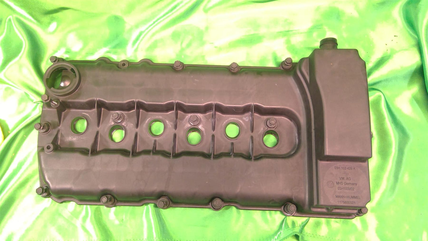 18-23 Atlas Engine Valve Cover 03H103429S