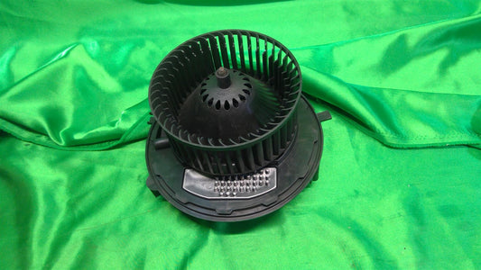 18-19 Tiguan HVAC Fan Blower Motor 3qf819021