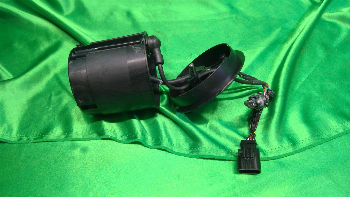 11-16 Touareg Diesel Exhaust Fluid Pump 7P6198970B