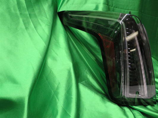 17-21 XT5 Sport Right LED Taillamp 84501566