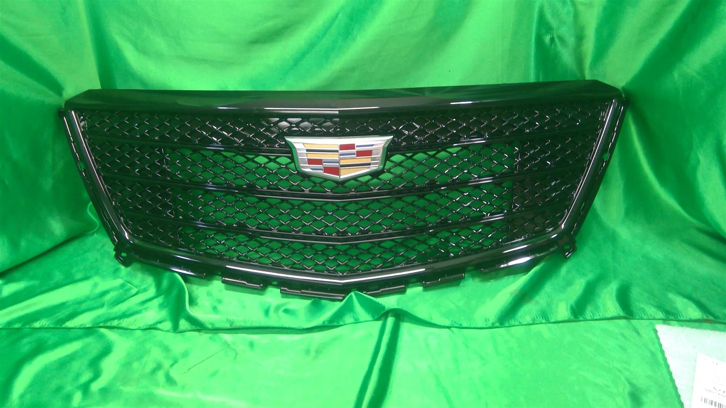 18-19 XT5 Blacked Out Grille 84103218