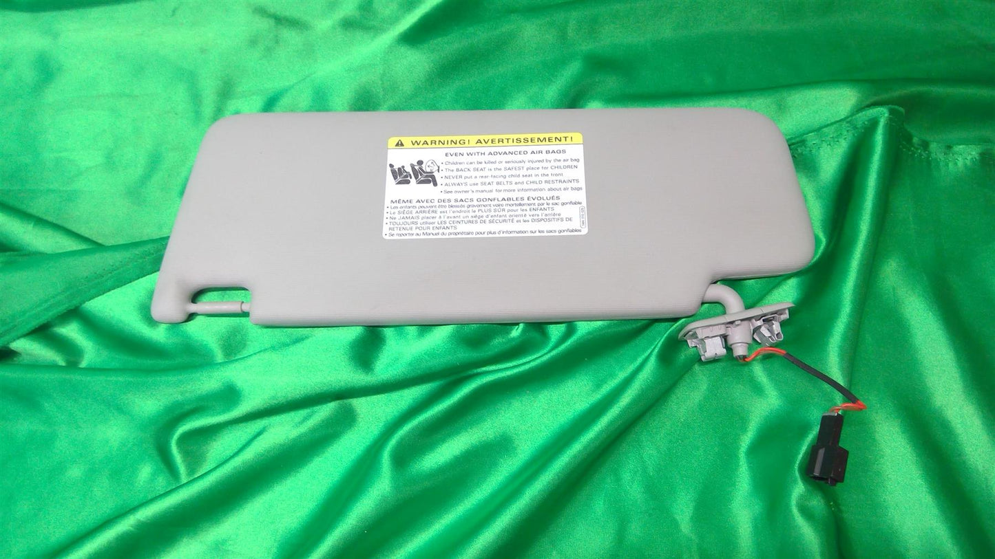 22-23 Taos Right Sun Visor Gray 17A857552CSX4