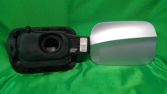 18-22 Atlas Fuel Door 3CN809857GRU