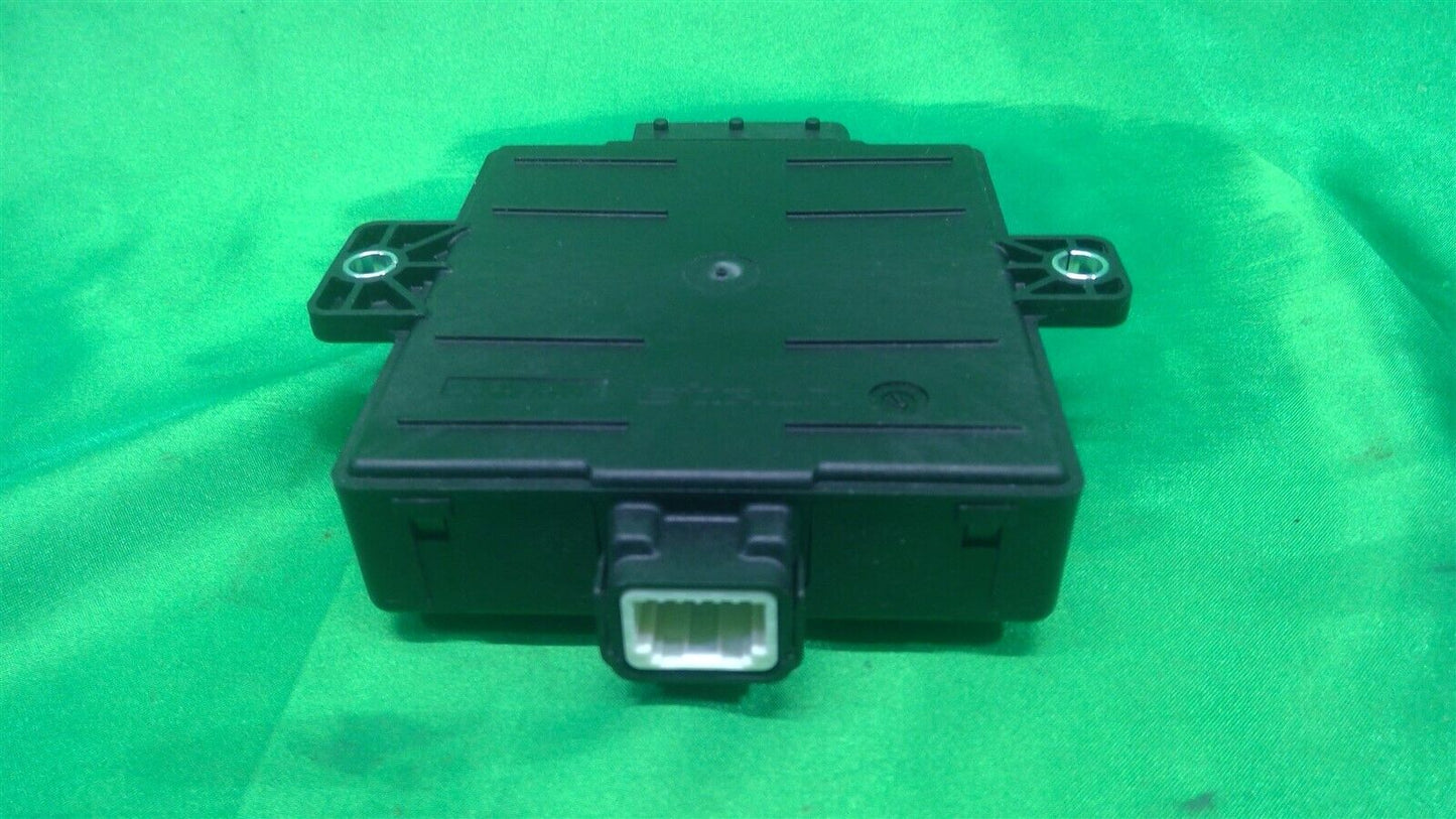 17-21 Giulia Stelvio Front Power Seat Control Module 68424879AA