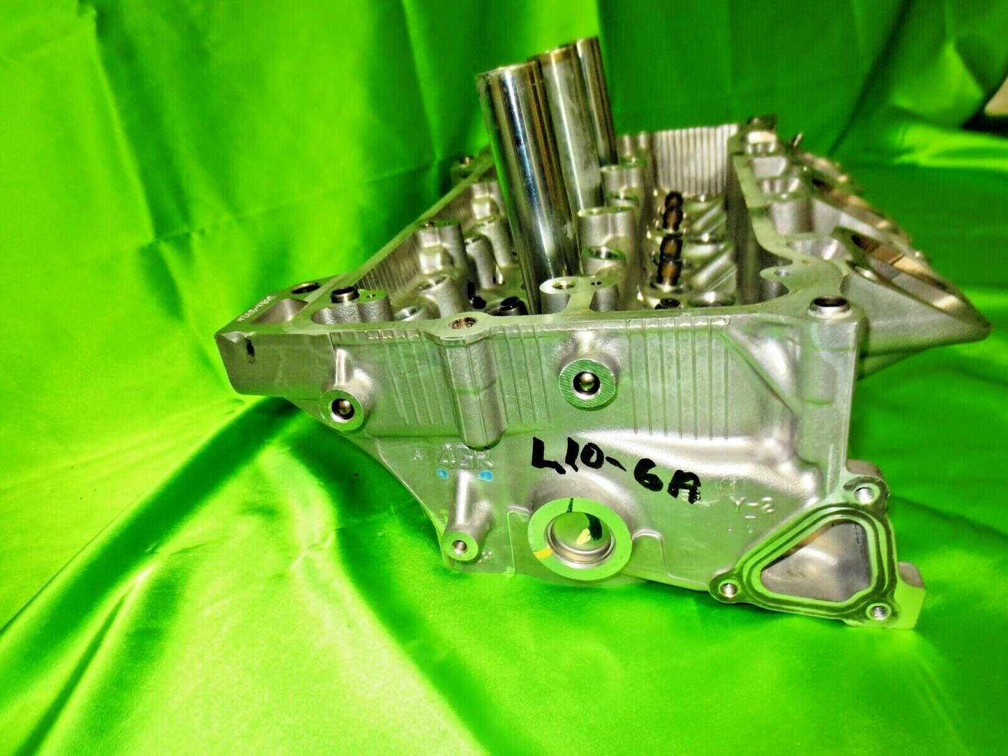 06-15 Lexus IS 250 GS 250 Left 2.5L Cylinder Head 1110239037