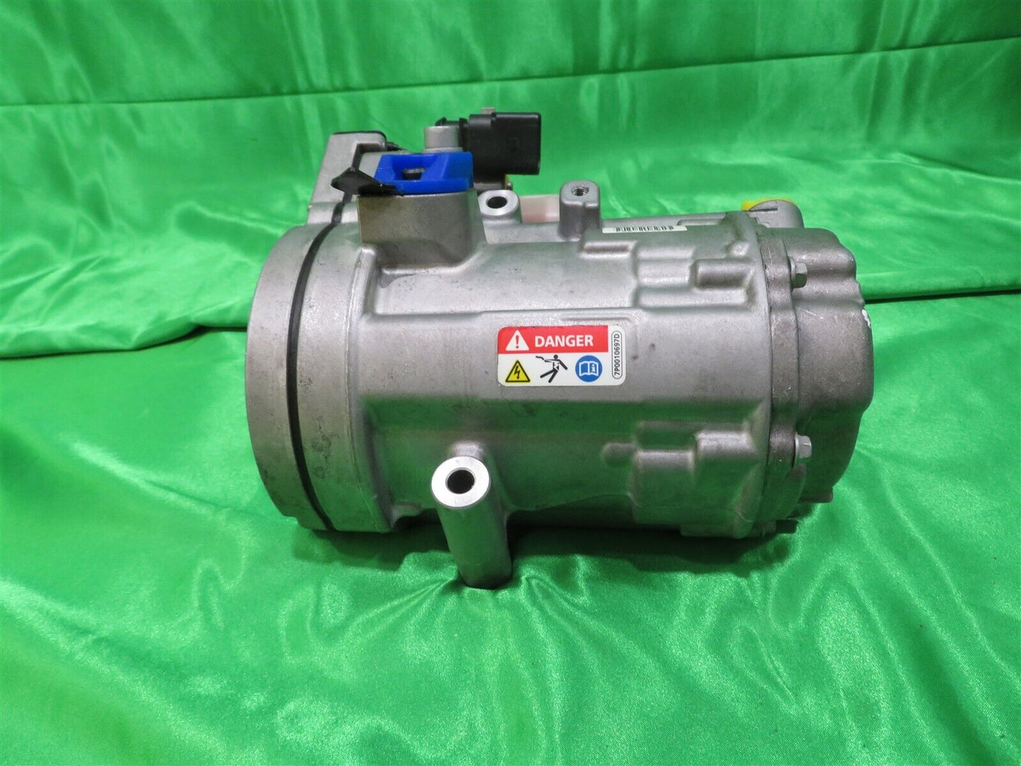 13-16 Jetta Hybrid AC Compressor 5C0820803F