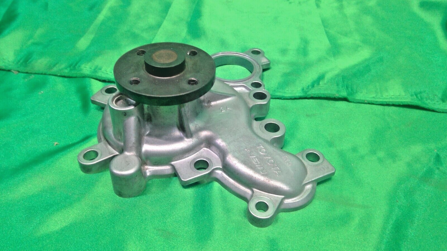 09-20 Toyota Sequoia Tundra 8 Cylinder, 4.6L Water Pump 1610009525