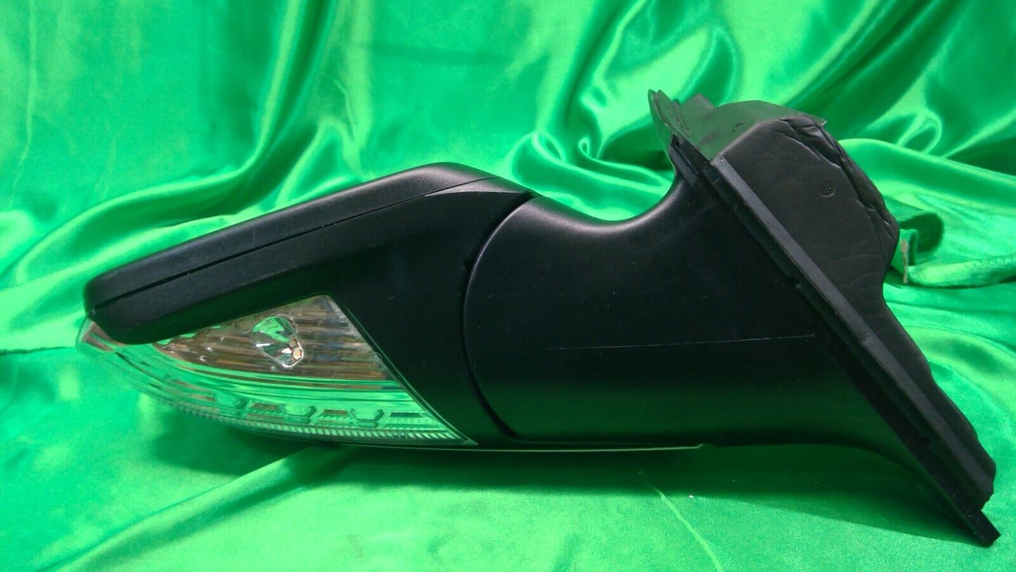 10-12 Buick Lacrosse Left Mirror Power turn Signal White 25922246