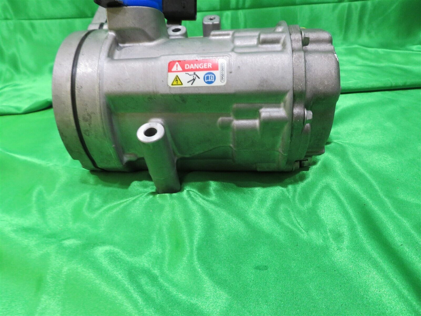 13-16 Jetta Hybrid AC Compressor 5C0820803F